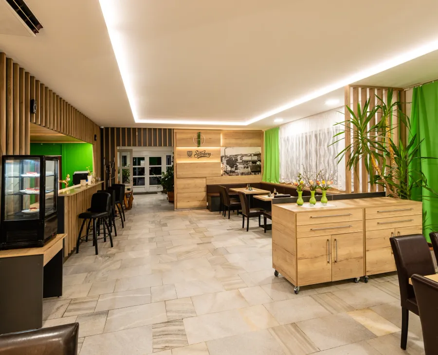 Sál restaurace Hotelu Zetocha